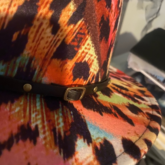 Walk on the wild side with your besties.  One price. For 2 fabulousity 🥰 - Picture 11 of 14